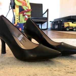 Slip-On Jen Pumps - “A New Day” Brand - size 6.5 BLACK